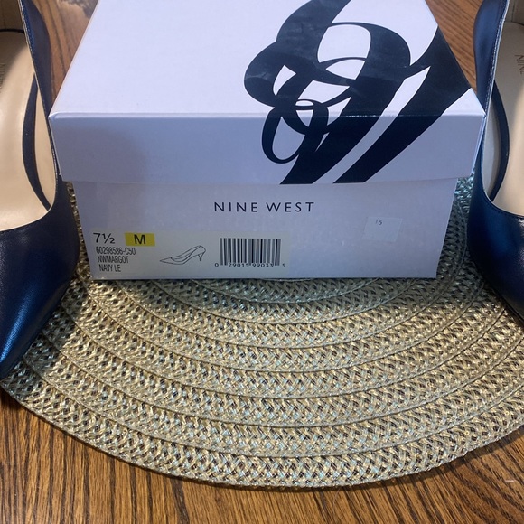 Nine West NWMARGOT Navy Leather Heels - Picture 7 of 8
